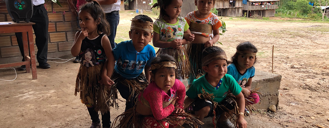 A group  of 7 school children